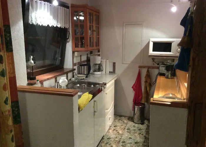 Unterm Walnussbaum Dorfstr.96 *